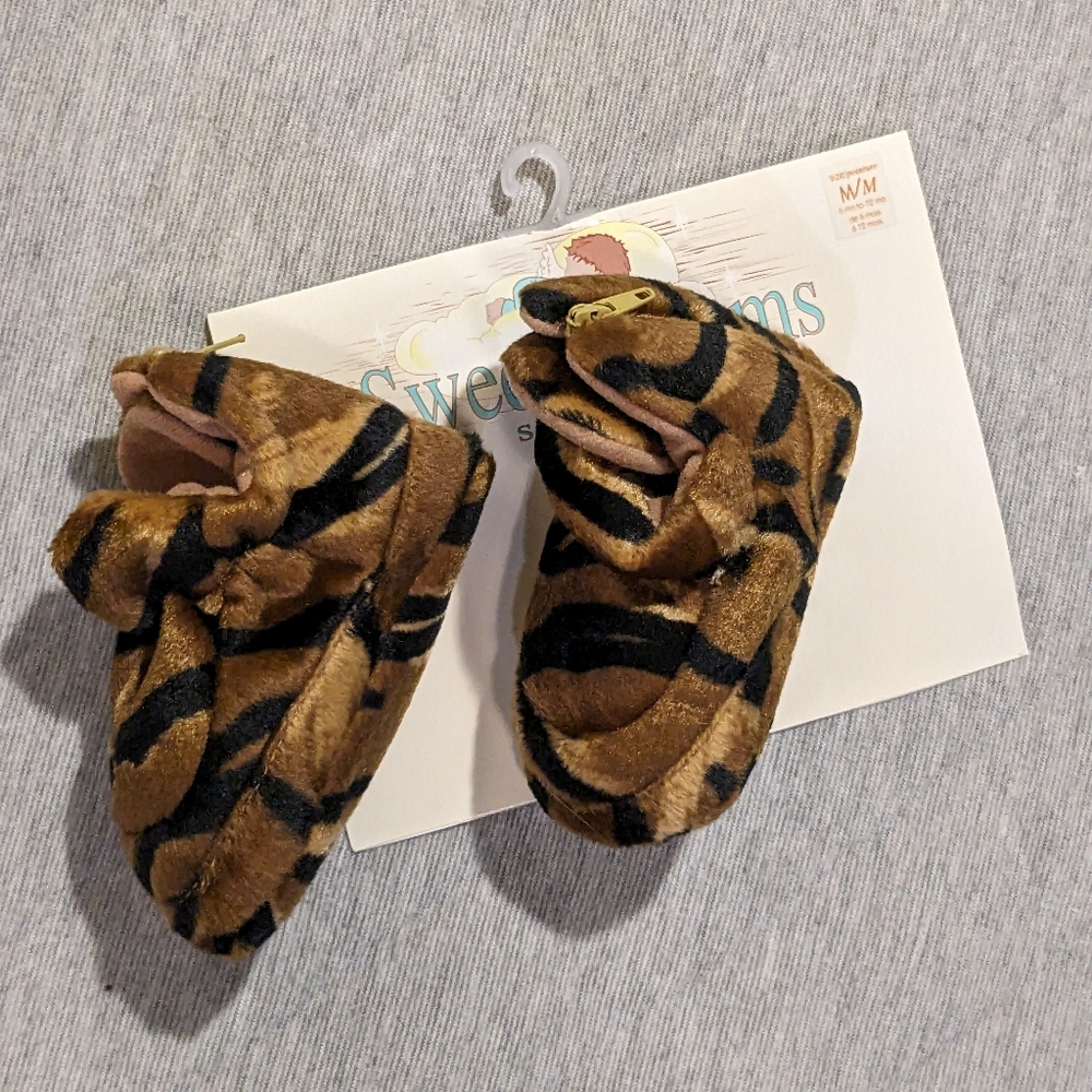 NEW Sweet Dreams Snuggies by Baby Deer Tiger Stripe Zip-up Booties Med 6-12m